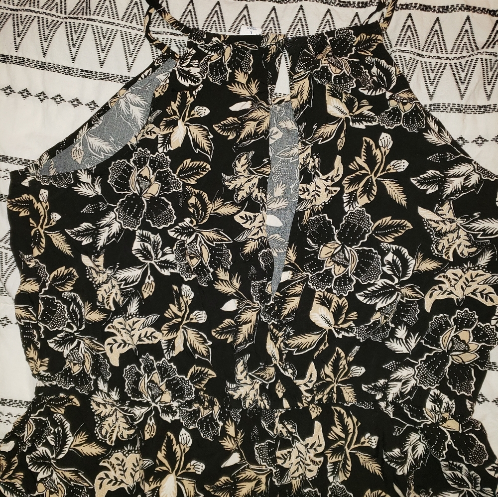 Rompers - Picture 2 of 3